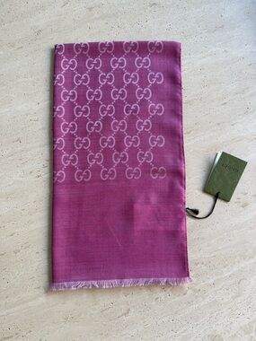 NWT Gucci  GG Jacquard Wool/Silk Blend Pink Scarf - Shawl 💖